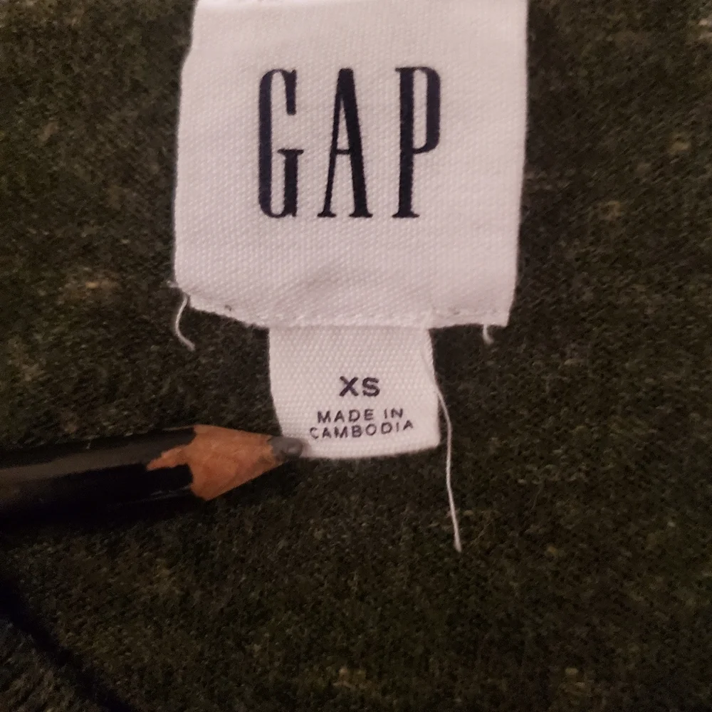 Gap Men's V-Neck Sweater Olive (size XS) - Picture 3 of 4